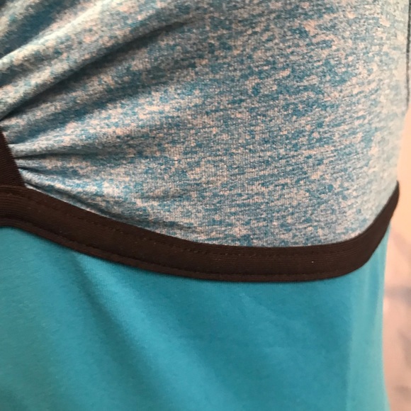 Jazzercise Athletic Top with built-in shelf bra - Picture 6 of 9